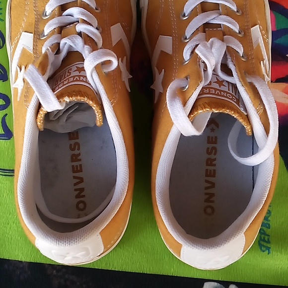 Unisex Converse One size 8 in men's and size 10 in women's - Picture 6 of 6